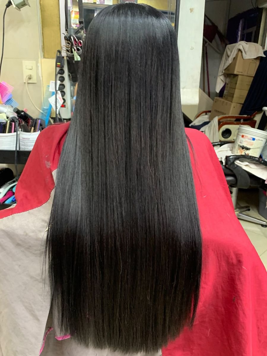 Cabello largo alaciado con brillo
